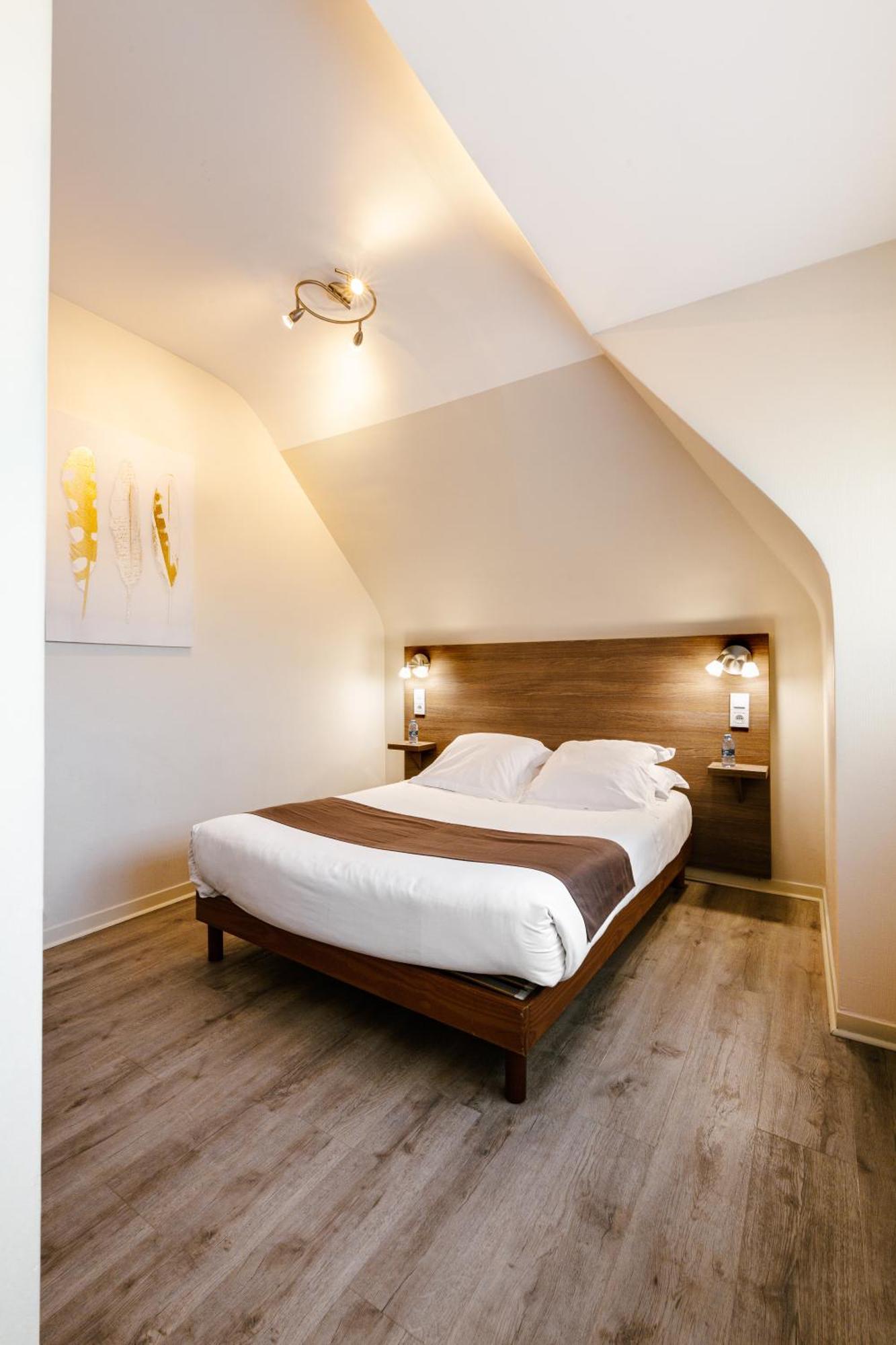 Logis Hotel Le Relais De La Poste Restaurant Le Fil Du Temps Thury-Harcourt-le-Hom Kültér fotó