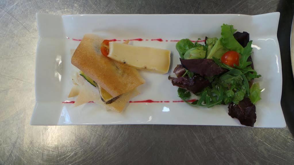 Logis Hotel Le Relais De La Poste Restaurant Le Fil Du Temps Thury-Harcourt-le-Hom Kültér fotó