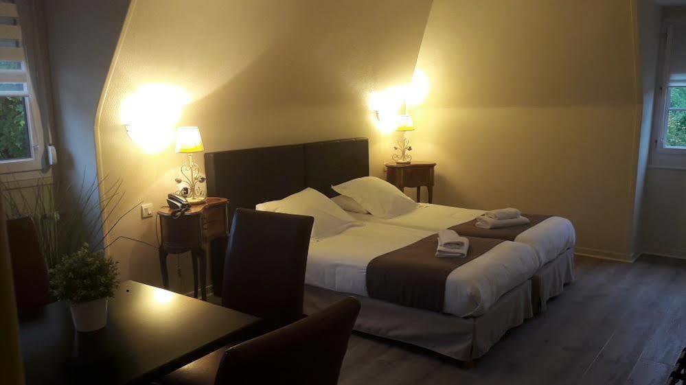 Logis Hotel Le Relais De La Poste Restaurant Le Fil Du Temps Thury-Harcourt-le-Hom Kültér fotó